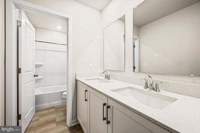 411 CROWNLEAF DR, Middletown, DE 19709