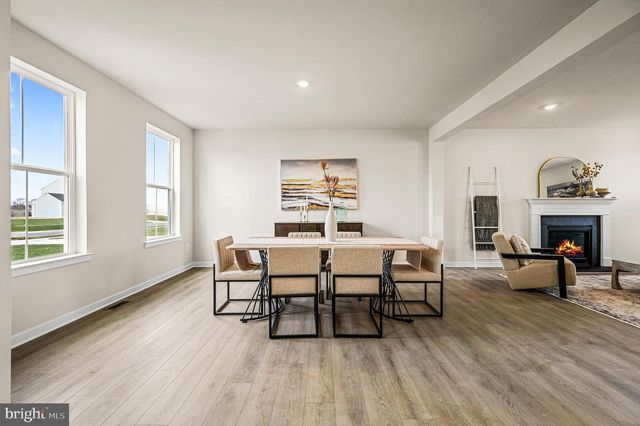 411 CROWNLEAF DR, Middletown, DE 19709