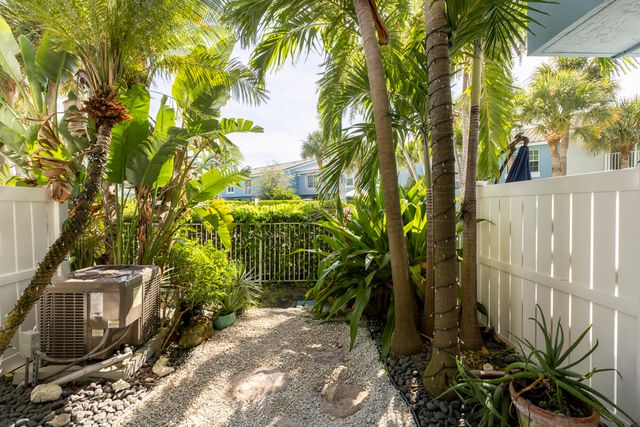 1006 Jeffery Street, Boca Raton, FL 33487