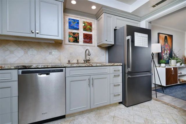 11911 Magnolia Boulevard 16, Valley Village, CA 91607