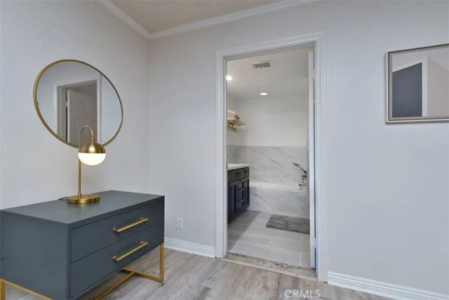 11911 Magnolia Boulevard 16, Valley Village, CA 91607