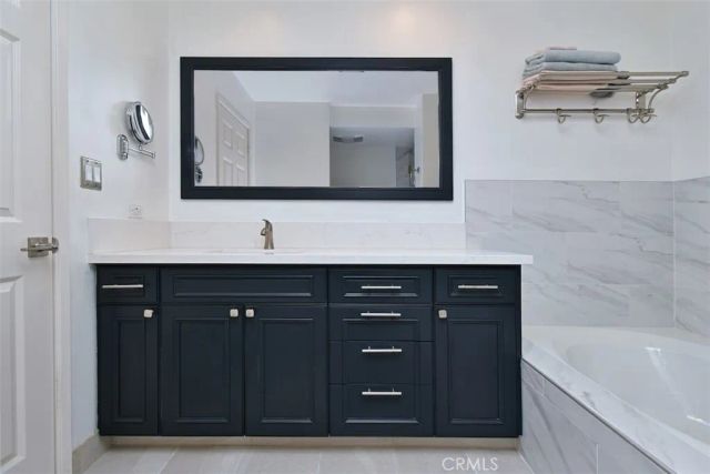 11911 Magnolia Boulevard 16, Valley Village, CA 91607