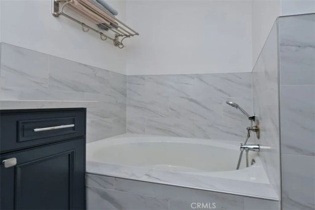 11911 Magnolia Boulevard 16, Valley Village, CA 91607