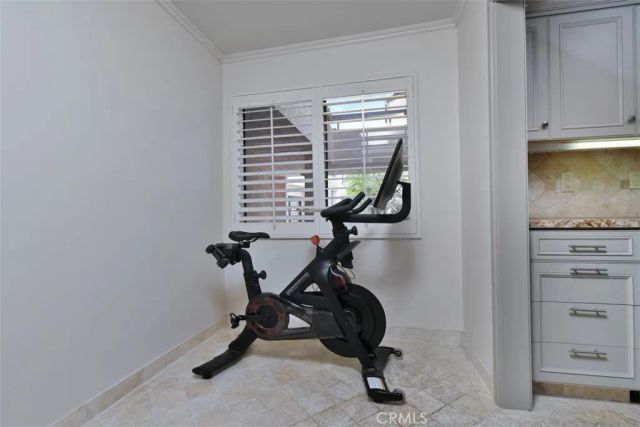 11911 Magnolia Boulevard 16, Valley Village, CA 91607