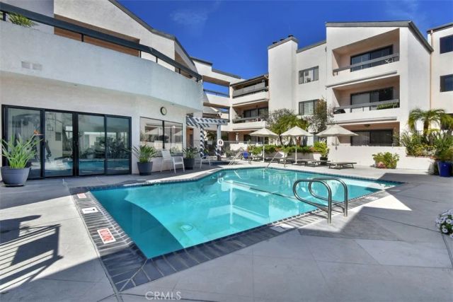 11911 Magnolia Boulevard 16, Valley Village, CA 91607