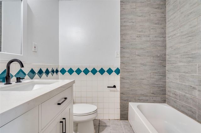1306 Glenda DR A, Round Rock, TX 78681