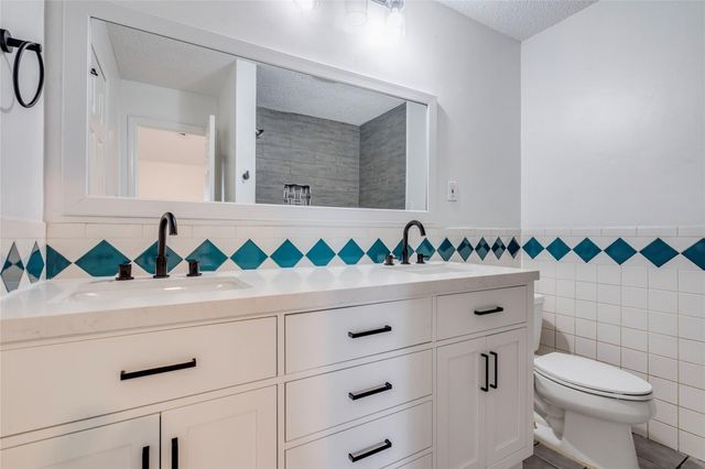 1306 Glenda DR A, Round Rock, TX 78681