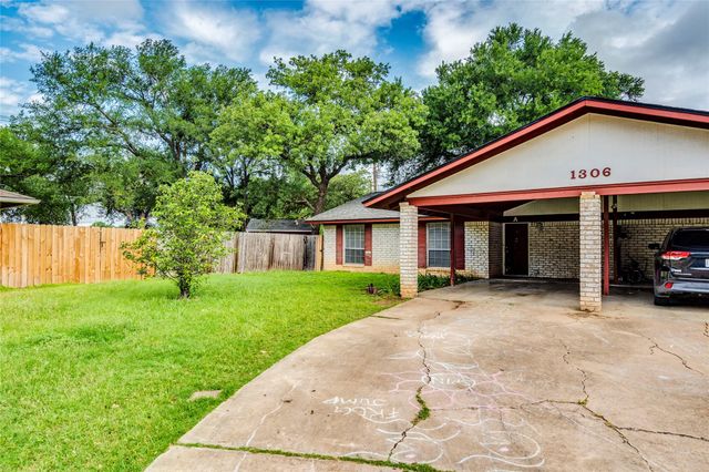 1306 Glenda DR A, Round Rock, TX 78681