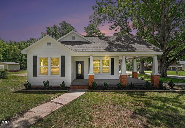 207 Old Post Road, Erwin, NC 28339