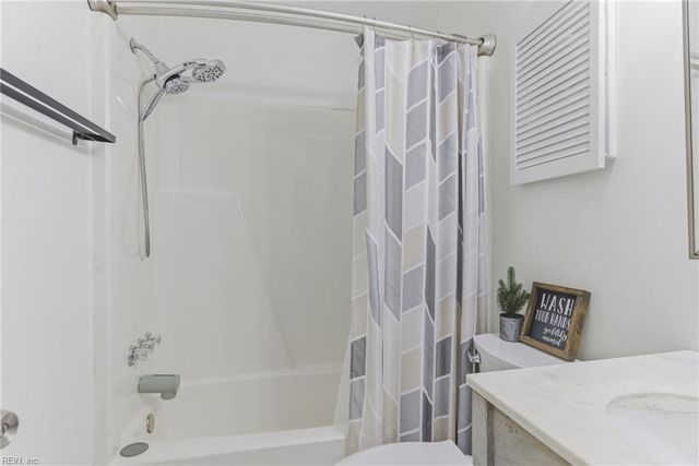 1061 Tall Oak DR, Virginia Beach, VA 23462