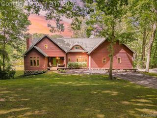 8880 Hidden Lake Drive, Howell, MI 48855