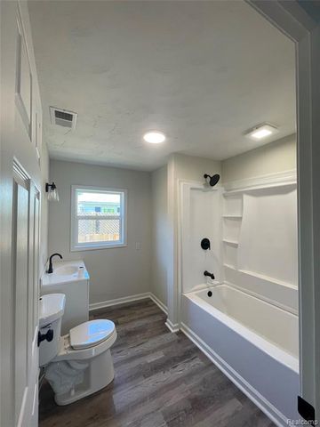 5685 Venice Road, Newport, MI 48166