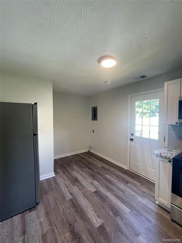 5685 Venice Road, Newport, MI 48166