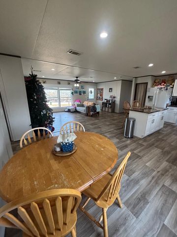 130 Zafiro LN, Del Valle, TX 78617