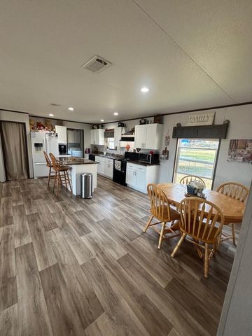 130 Zafiro LN, Del Valle, TX 78617