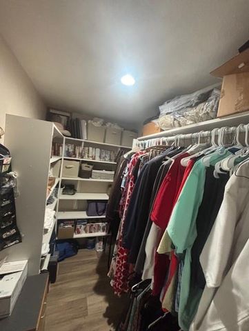 130 Zafiro LN, Del Valle, TX 78617