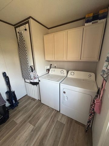 130 Zafiro LN, Del Valle, TX 78617