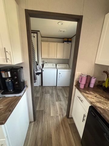 130 Zafiro LN, Del Valle, TX 78617