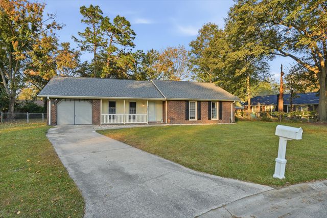 102 Moccasin Court, Summerville, SC 29486