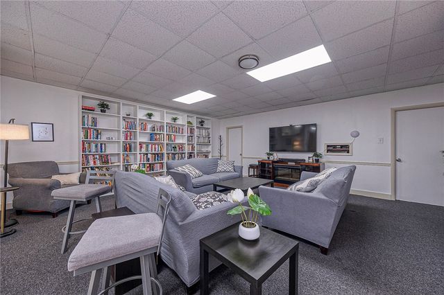 5 Bayard Rd 621, Shadyside, PA 15213