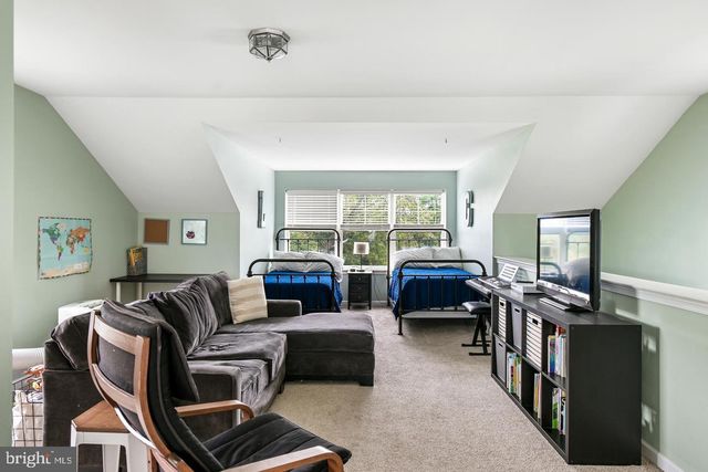 26 HIGH ST, Phoenixville, PA 19460