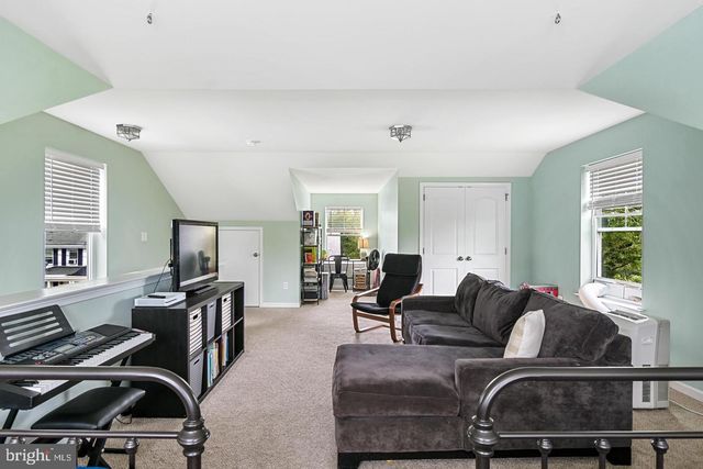 26 HIGH ST, Phoenixville, PA 19460