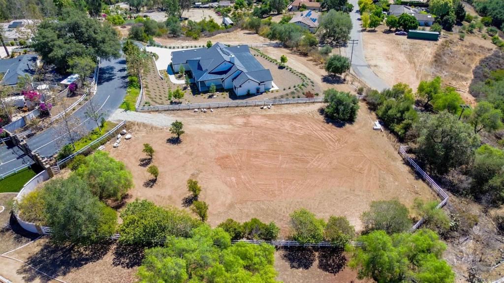 6100 Twin Country Lane, Fallbrook, CA 92028 — exterior