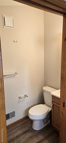 517 Fitzhugh Street, Midland, MI 48640