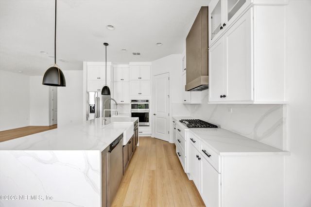 329 RUM RUNNER Way, St. Johns, FL 32259