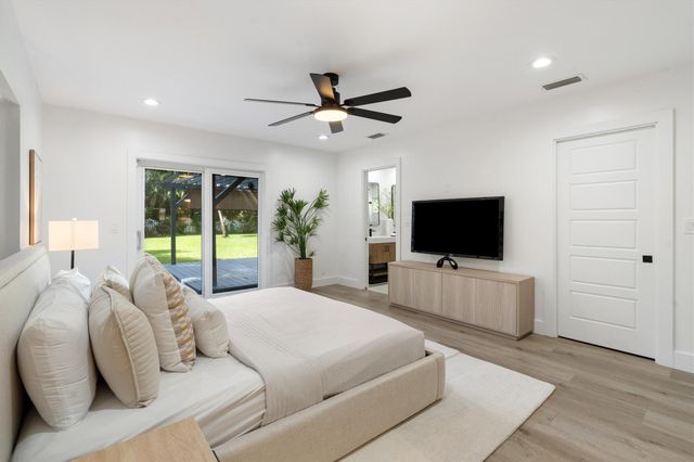 2211 SW 27th Ter, Fort Lauderdale, FL 33312