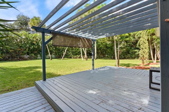 2211 SW 27th Ter, Fort Lauderdale, FL 33312