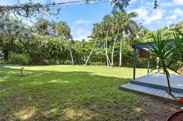 2211 SW 27th Ter, Fort Lauderdale, FL 33312