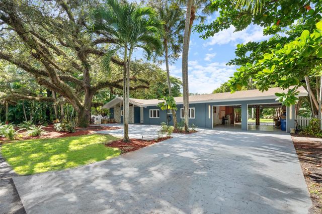 2211 SW 27th Ter, Fort Lauderdale, FL 33312