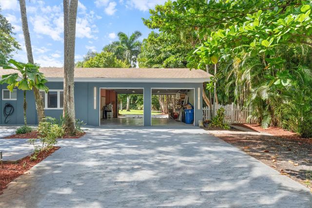 2211 SW 27th Ter, Fort Lauderdale, FL 33312