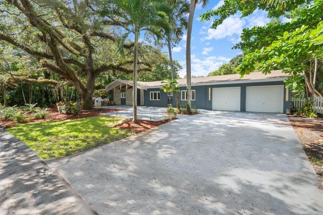 2211 SW 27th Ter, Fort Lauderdale, FL 33312