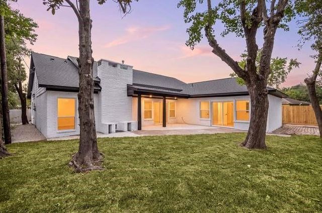 5518 Beechnut Street, Houston, TX 77096