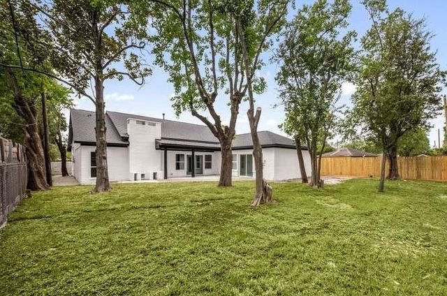5518 Beechnut Street, Houston, TX 77096