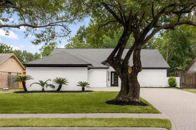5518 Beechnut Street, Houston, TX 77096