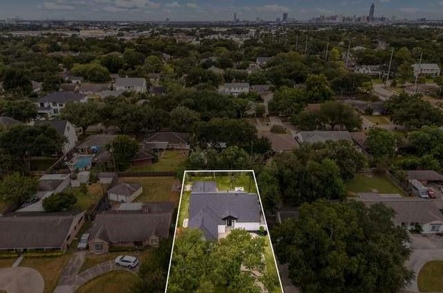 5518 Beechnut Street, Houston, TX 77096