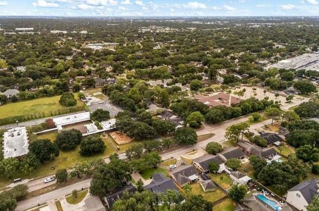 5518 Beechnut Street, Houston, TX 77096