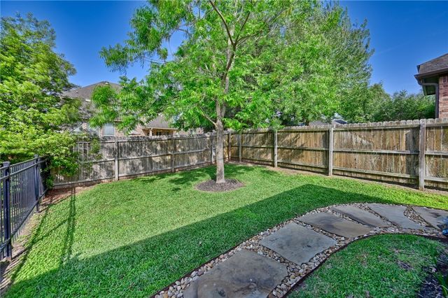 2205 Ralston Creek Court, Brenham, TX 77833