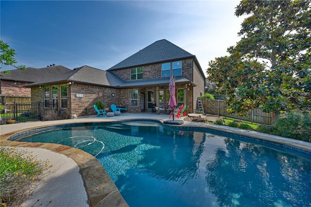 2205 Ralston Creek Court, Brenham, TX 77833