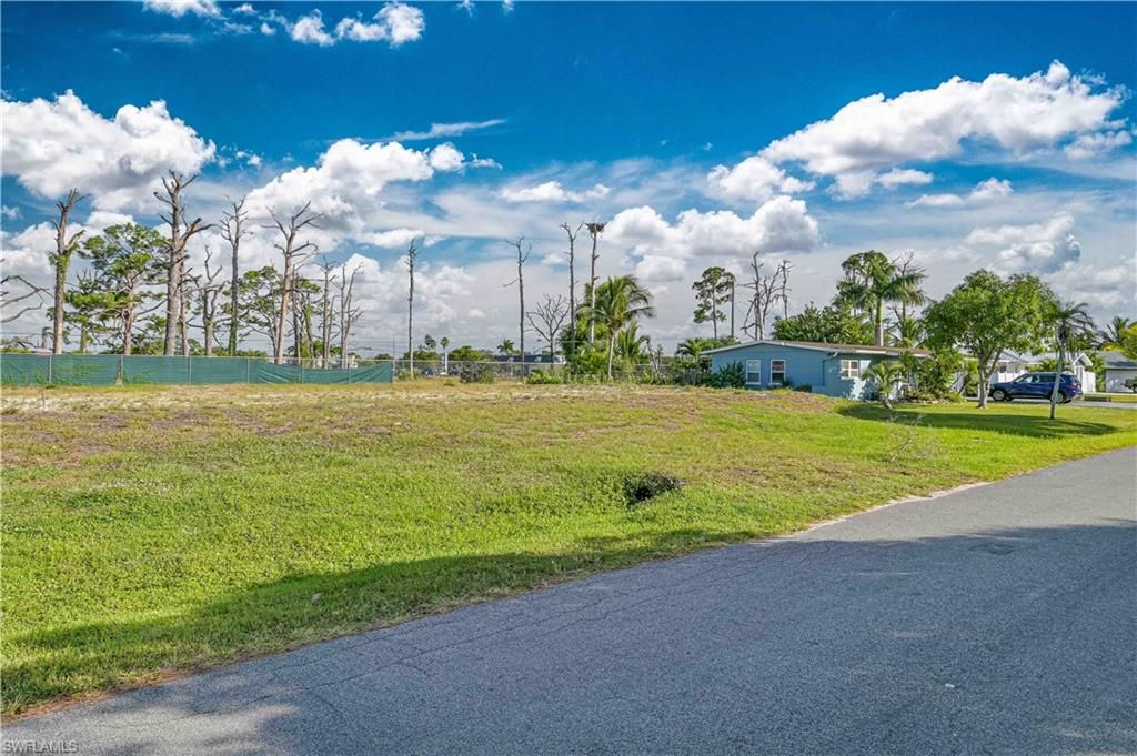 7176 Vassar DR, FORT MYERS, FL 33908 — photo 2
