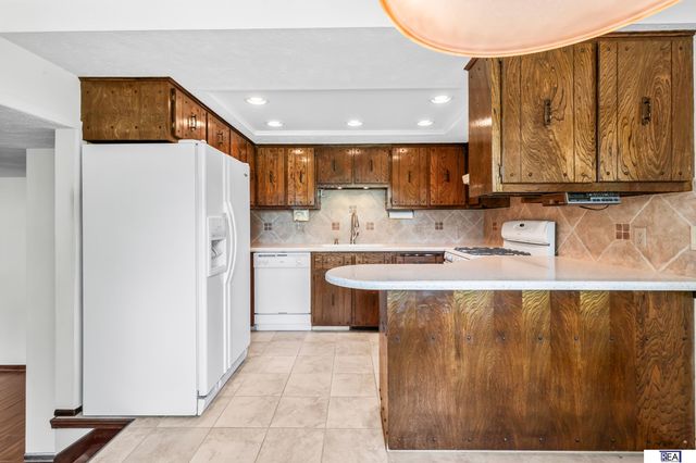 6423 S 92 Street, Omaha, NE 68127