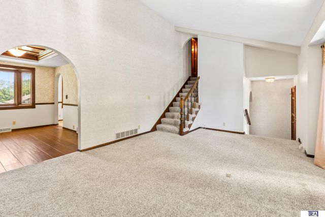 6423 S 92 Street, Omaha, NE 68127