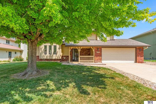 6423 S 92 Street, Omaha, NE 68127