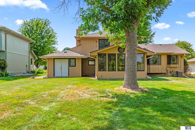6423 S 92 Street, Omaha, NE 68127