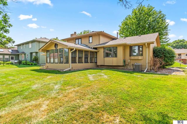 6423 S 92 Street, Omaha, NE 68127
