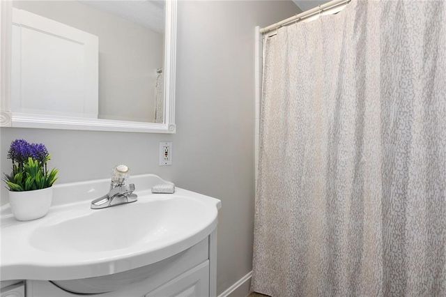 3550 NW Edgewater Trail, Kansas City, MO 64151