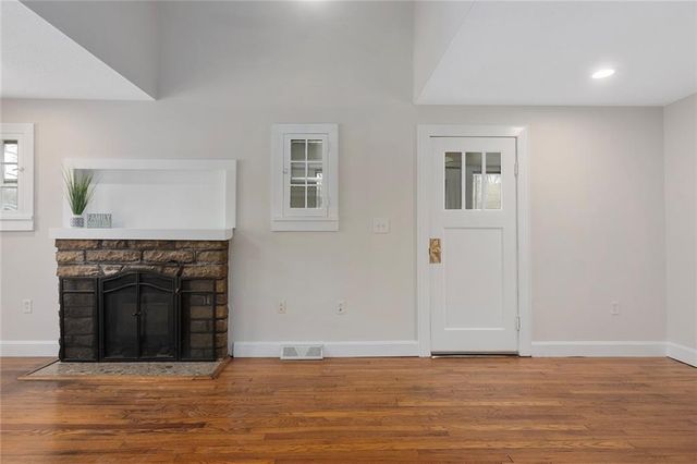 3550 NW Edgewater Trail, Kansas City, MO 64151